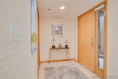 Beautiful, light and bright 2 level condo that feels more like a - photo 4