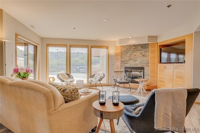 Beautiful, light and bright 2 level condo that feels more like a - photo 10