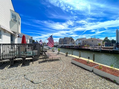 Bring your boat and enjoy waterfront living in Shelter Cove! - photo 11