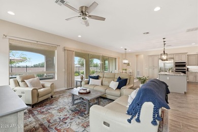 Welcome to the finest in Encanterra living! This exceptional - photo 16