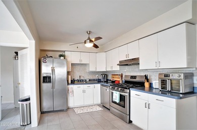 Bring your boat and enjoy waterfront living in Shelter Cove! - photo 16
