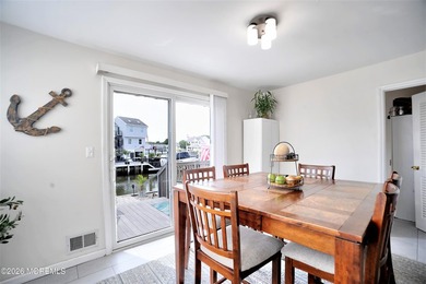 Bring your boat and enjoy waterfront living in Shelter Cove! - photo 18