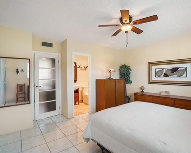 A beautifully remodeled 2-bedroom, 2-bath condo in the 55+ Rose - photo 19