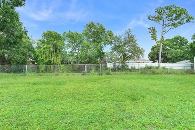 NEW ROOF TO BE INSTALLED! Beautiful 3-bedroom, 2-bath CBS home - photo 26