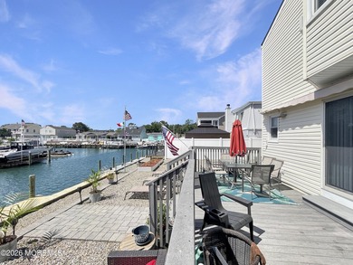 Bring your boat and enjoy waterfront living in Shelter Cove! - photo 31