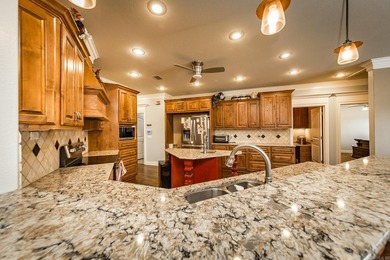Seller Motivated !!! Each bedroom has it's own bathroom !! - photo 32