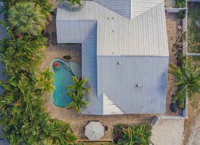 This exceptional turnkey 5-bedroom, 5-bath duplex on Anna Maria - photo 3