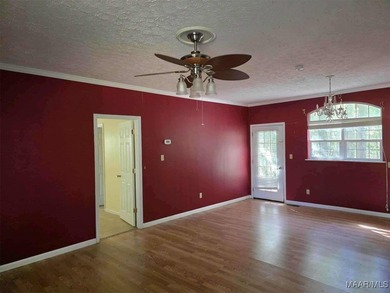 Welcome to 535 Morgan Trace in Wetumpka, AL. Located in the