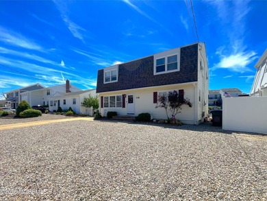 Bring your boat and enjoy waterfront living in Shelter Cove! - photo 38