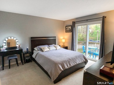 Exceptional end-unit one-bedroom condo offering privacy - photo 5