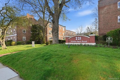 Welcome to Alden Gardens, one of Great Neck Plaza's most - photo 3