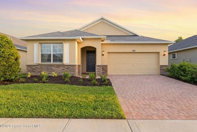 Built in 2014 this Bonita model features 3 bed 2 bath & a 2 car - photo 2