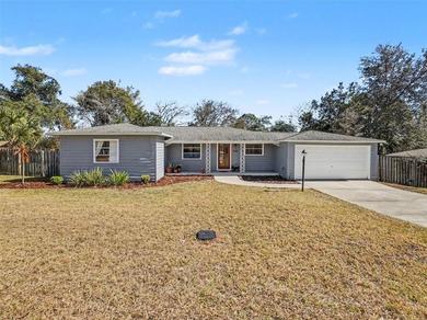 Located less than five minutes from the heart of downtown Mount - photo 2