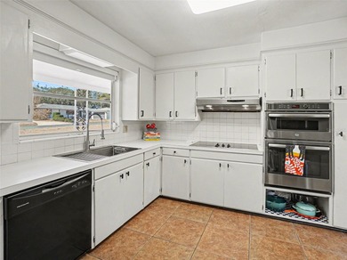 Located less than five minutes from the heart of downtown Mount - photo 9