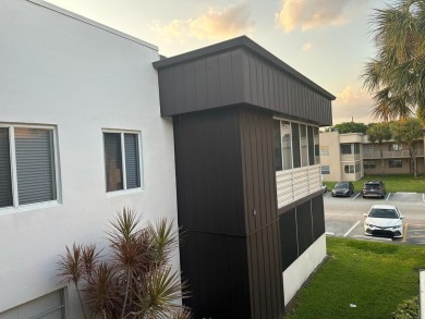 Lake Condo For Sale in Delray Beach, Florida
