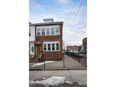 Duplex property in Brooklyn offering a great opportunity for - photo 1