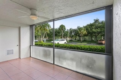 Welcome to Chasewood South! Step inside this beautifully - photo 15