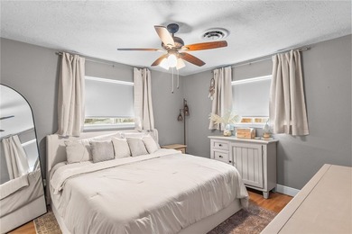 What a darling home in a very desired neighborhood! 3/2/2 with 2 - photo 18