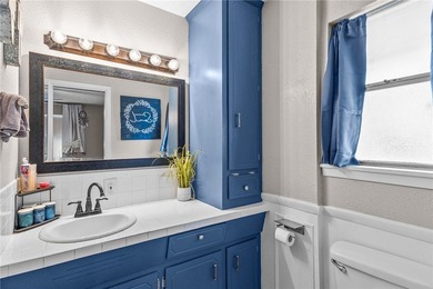 What a darling home in a very desired neighborhood! 3/2/2 with 2 - photo 20