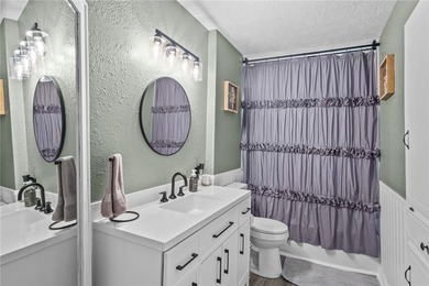 What a darling home in a very desired neighborhood! 3/2/2 with 2 - photo 23