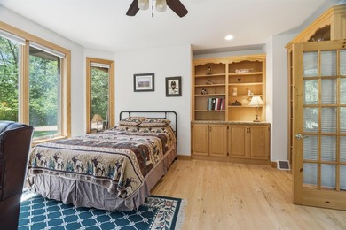 Custom built and thoughtfully designed, this stunning log home - photo 26