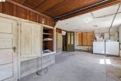 Welcome home to this charming 4 bedroom, 1 bath residence filled - photo 27