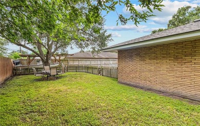 What a darling home in a very desired neighborhood! 3/2/2 with 2 - photo 29