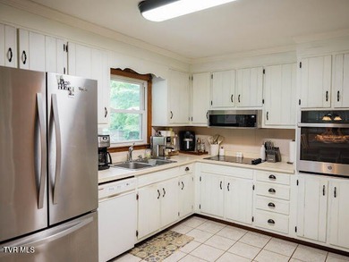 Check out this well-maintained split-foyer home offering 2,032 - photo 31