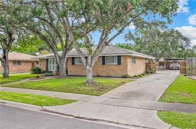 What a darling home in a very desired neighborhood! 3/2/2 with 2 - photo 32