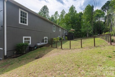 Conveniently located five minutes from Landrum SC, this - photo 5