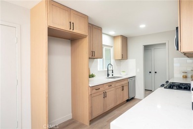 Welcome to 1312 Fairplain Avenue in North Whittier, a - photo 16