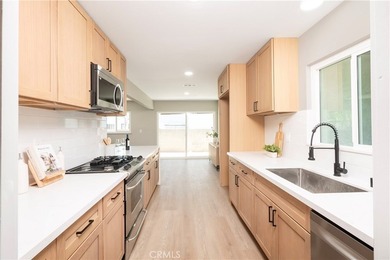 Welcome to 1312 Fairplain Avenue in North Whittier, a - photo 17