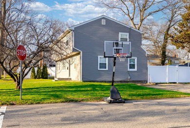 This Hi-Ranch Just Shy Of 2200 Interior Square Feet All Redone - photo 4