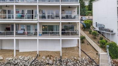 Lake life feels effortless at Emerald Bay. This 3-bedroom - photo 48