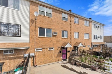 Welcome to 129-15 Sidway Place! A well-maintained attached brick - photo 2