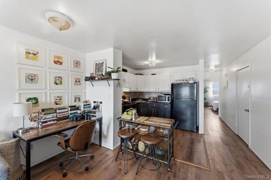 Welcome to 129-15 Sidway Place! A well-maintained attached brick - photo 8