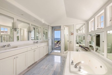 Positioned on one of the most coveted oceanfront lanes in - photo 18
