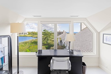 Positioned on one of the most coveted oceanfront lanes in - photo 22