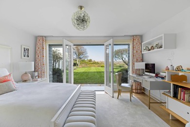 Positioned on one of the most coveted oceanfront lanes in - photo 25