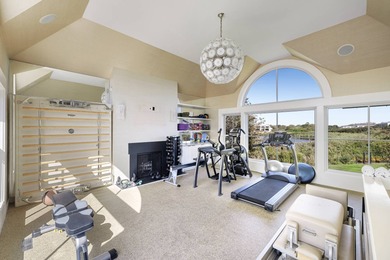 Positioned on one of the most coveted oceanfront lanes in - photo 29