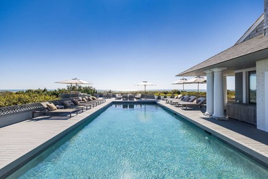 Positioned on one of the most coveted oceanfront lanes in - photo 32
