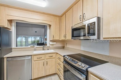 Desirable one-level condo on Lady's Island offering captivating - photo 23