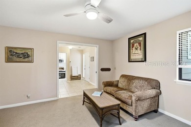 Desirable one-level condo on Lady's Island offering captivating - photo 34