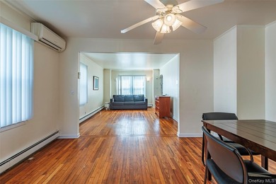 Charming Cape in Glen Cove - Space, Style, and Convenience - photo 3