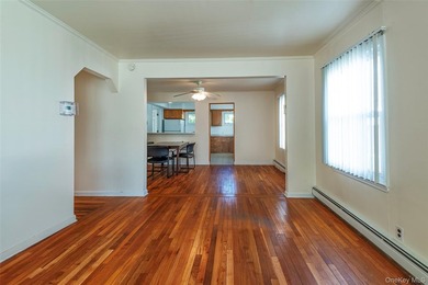 Charming Cape in Glen Cove - Space, Style, and Convenience - photo 5