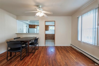 Charming Cape in Glen Cove - Space, Style, and Convenience - photo 8