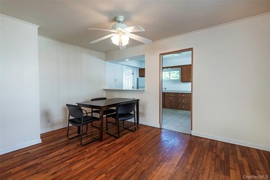 Charming Cape in Glen Cove - Space, Style, and Convenience - photo 9