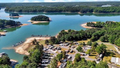 Convenient to I-85 | Community Dock | Gated | Furnished Getaway - photo 28