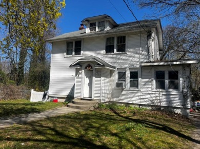 Lake Home For Sale in Lake Ronkonkoma, New York