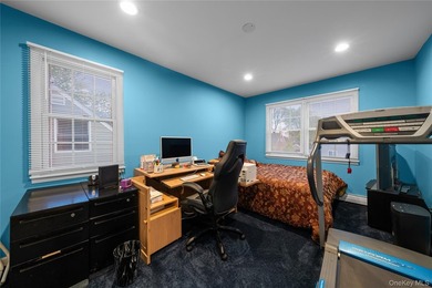 Welcome to 3 Lido Pkwy - a charming and well-maintained home - photo 21